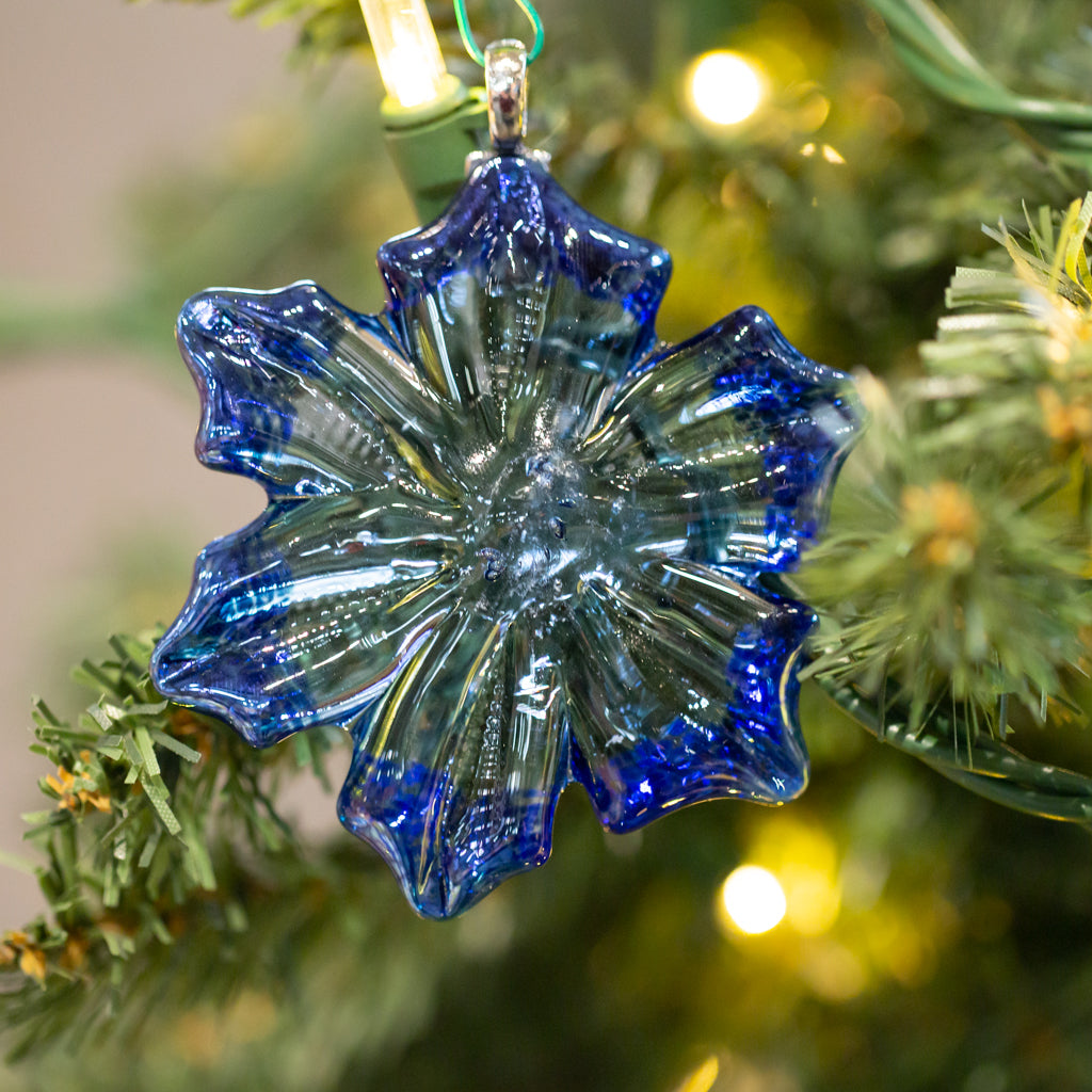 Ornament: Snowflakes – Glass Academy